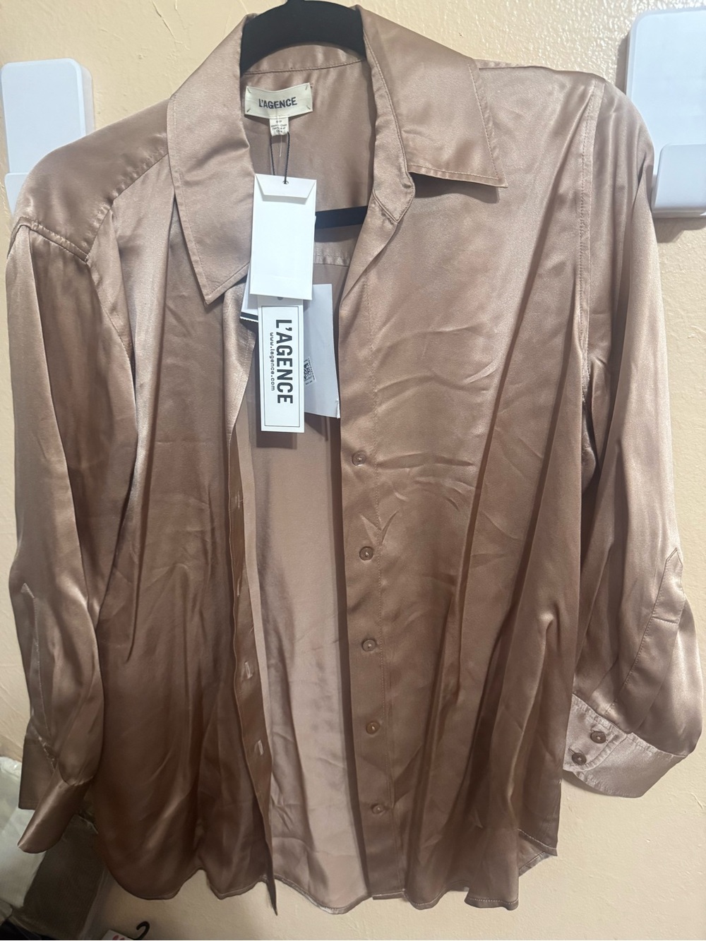 L'AGENCE Satin Button-Front Shirt Jacket in Taupe Brown